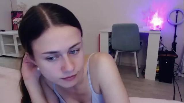 Image 4 of eliscuteblonde Stream on Chaturbate on 2 months ago