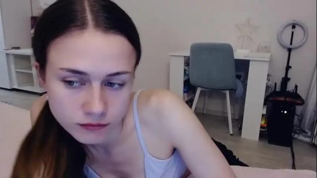 Image 6 of eliscuteblonde Stream on Chaturbate on 2 months ago