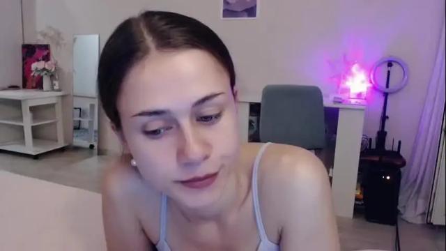 Image 7 of eliscuteblonde Stream on Chaturbate on 1 month ago