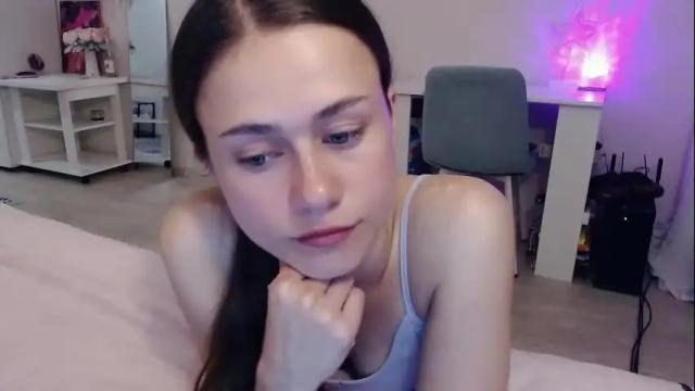 Image 2 of eliscuteblonde Stream on Chaturbate on 1 day ago