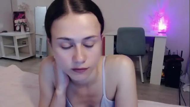 Image 11 of eliscuteblonde Stream on Chaturbate on 6 months ago