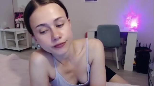 Image 2 of eliscuteblonde Stream on Chaturbate on 6 months ago