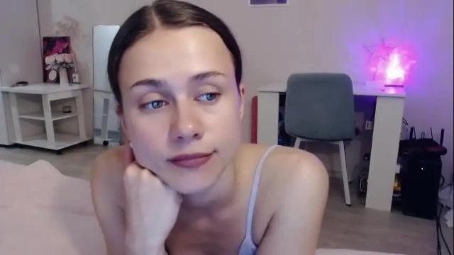 Image 8 of eliscuteblonde Stream on Chaturbate on 6 months ago