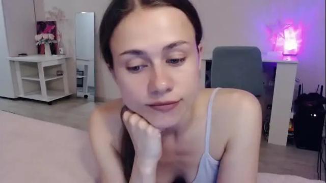 Image 11 of eliscuteblonde Stream on Chaturbate on 6 months ago