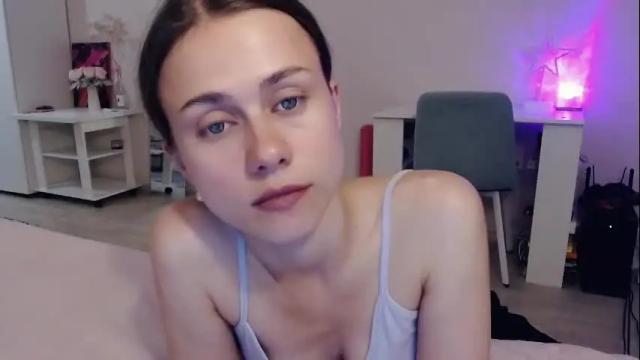 Image 4 of eliscuteblonde Stream on Chaturbate on 6 months ago