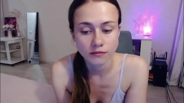 Image 4 of eliscuteblonde Stream on Chaturbate on 5 months ago