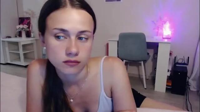 Image 12 of eliscuteblonde Stream on Chaturbate on 5 months ago