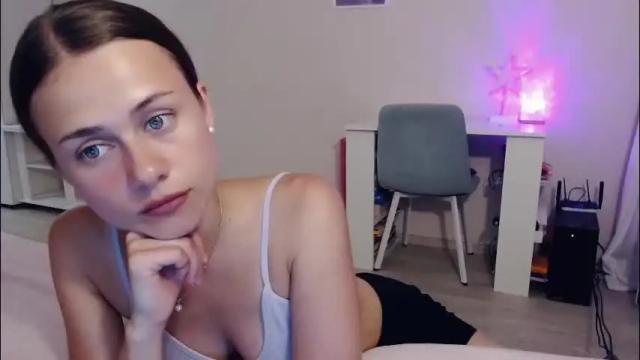 Image 4 of eliscuteblonde Stream on Chaturbate on 5 months ago