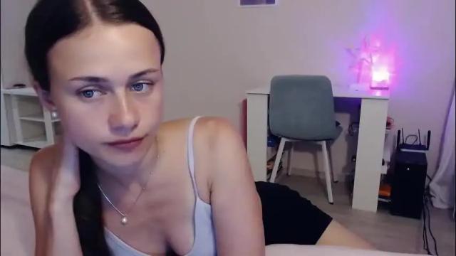 Image 7 of eliscuteblonde Stream on Chaturbate on 5 months ago