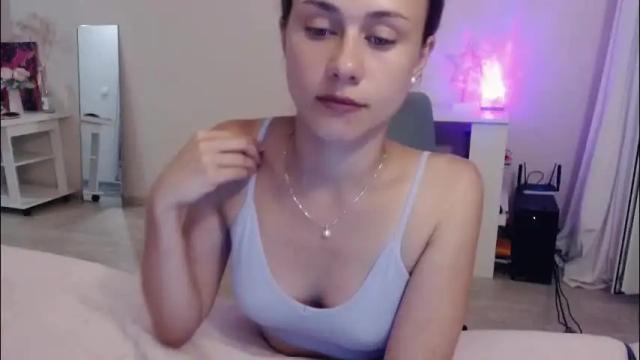Image 3 of eliscuteblonde Stream on Chaturbate on 5 months ago