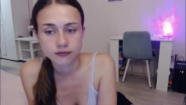 Image 10 of eliscuteblonde Stream on Chaturbate on 5 months ago