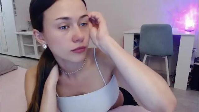 Image 2 of eliscuteblonde Stream on Chaturbate on 2 months ago