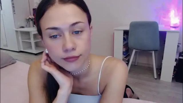 Image 6 of eliscuteblonde Stream on Chaturbate on 2 months ago