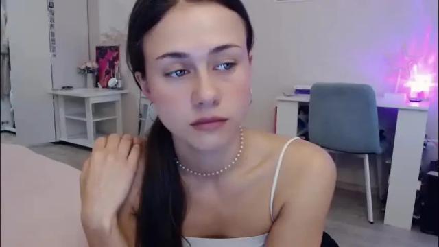 Image 4 of eliscuteblonde Stream on Chaturbate on 2 months ago