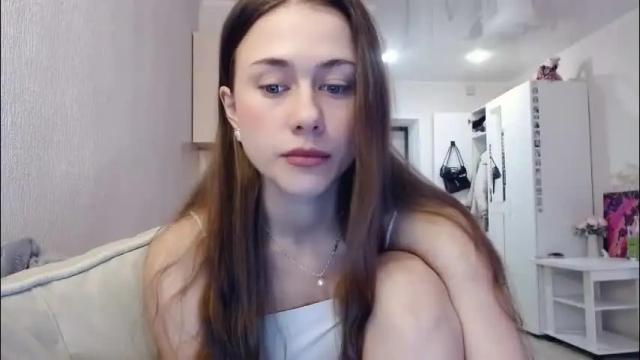 Image 10 of eliscuteblonde Stream on Chaturbate on 1 month ago