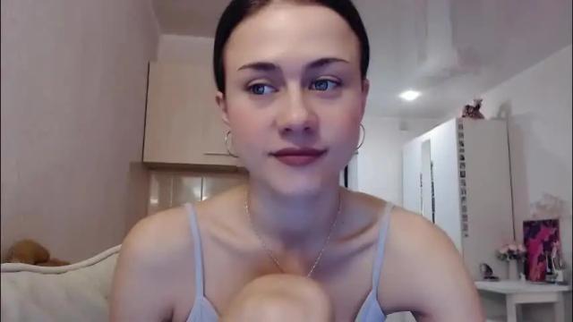 Image 8 of eliscuteblonde Stream on Chaturbate on 1 month ago