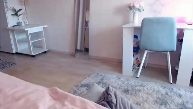 Image 2 of eliscuteblonde Stream on Chaturbate on 7 days ago