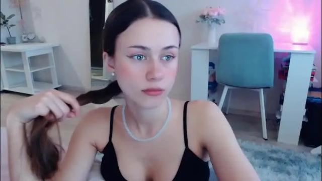 Image 6 of eliscuteblonde Stream on Chaturbate on 3 days ago