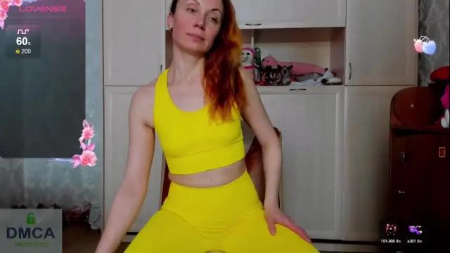 Image 4 of elisefoxy Stream on Chaturbate on 3 months ago