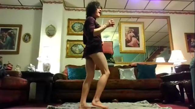 Image 3 of eliselonglegs Stream on Chaturbate on 2 months ago