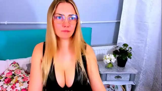 Image 6 of eliseshining Stream on Chaturbate on 1 month ago
