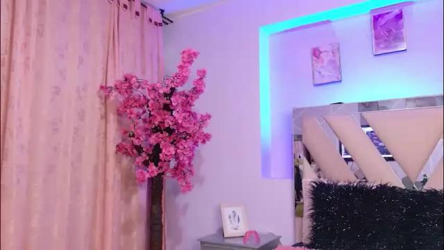 Image 6 of elit_noa Stream on Chaturbate on 17 days ago