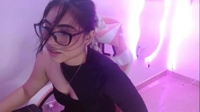 Image 2 of eliz_001 Stream on Chaturbate on 6 months ago