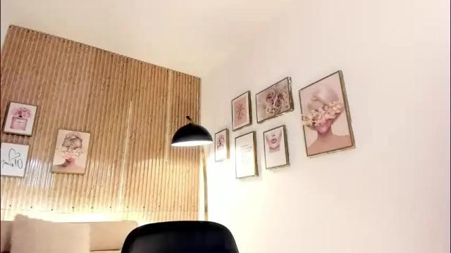 Image 4 of eliz_jane Stream on Chaturbate on 1 month ago