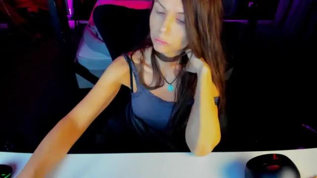 Image 12 of elizabe_th Stream on Chaturbate on 15 months ago