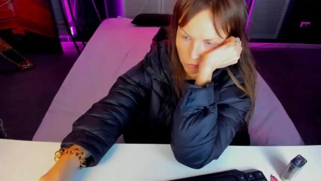 Image 11 of elizabe_th Stream on Chaturbate on 12 months ago