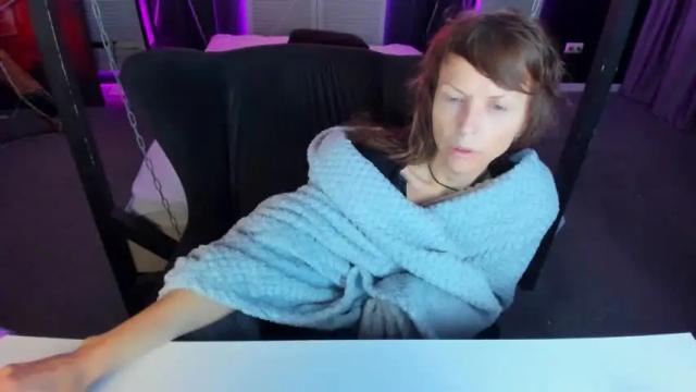 Image 2 of elizabe_th Stream on Chaturbate on 12 months ago