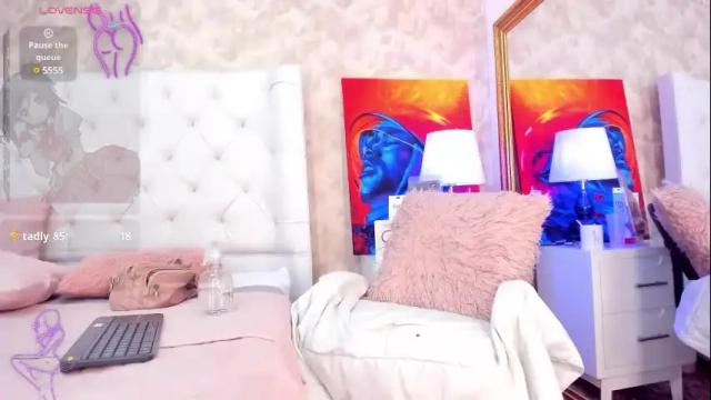 Image 3 of elizabet_taylor_ Stream on Chaturbate on 9 days ago