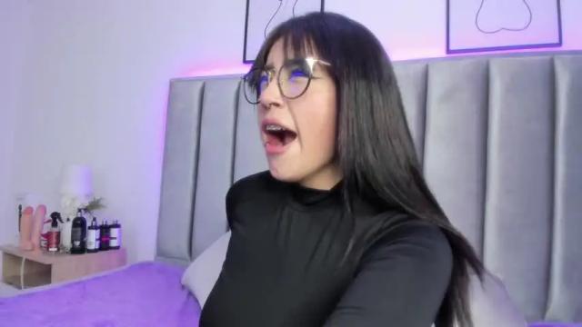 Image 11 of elizabeth_liiones Stream on Chaturbate on 15 months ago