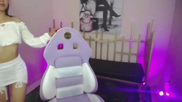 Image 3 of elizabeth_ruiz_ Stream on Chaturbate on 18 months ago