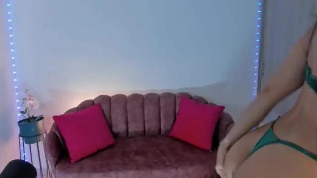 Image 8 of elizabetharo Stream on Chaturbate on 2 months ago