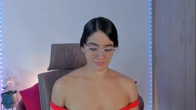 Image 8 of elizabetharo Stream on Chaturbate on 2 months ago