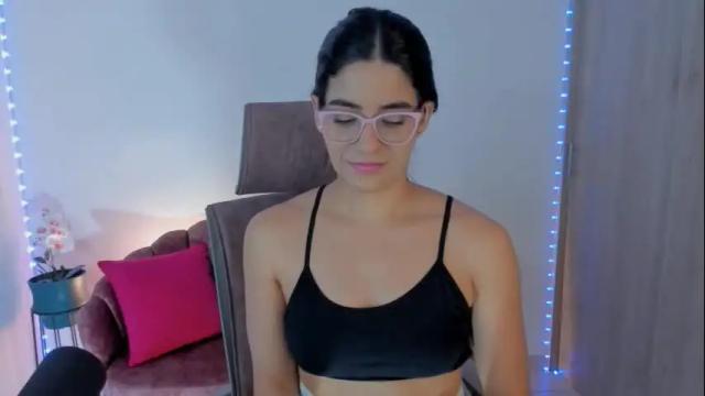 Image 12 of elizabetharo Stream on Chaturbate on 1 month ago