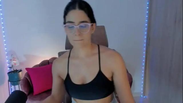 Image 7 of elizabetharo Stream on Chaturbate on 1 month ago
