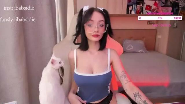 Image 3 of elizabethbritanny Stream on Chaturbate on 17 months ago