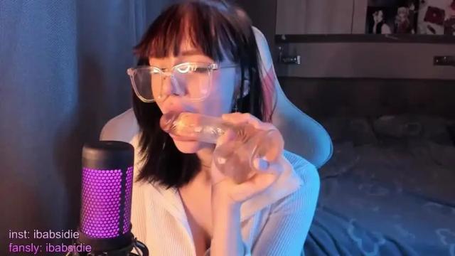 Image 3 of elizabethbritanny Stream on Chaturbate on 15 months ago