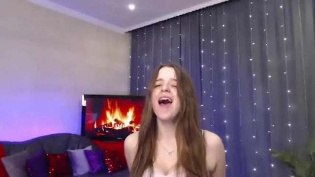 Image 3 of elizabethbronks Stream on Chaturbate on 20 months ago