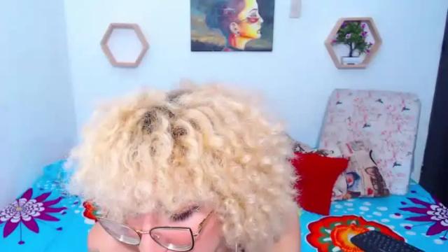 Image 3 of elizabethrouse Stream on Chaturbate on 26 months ago