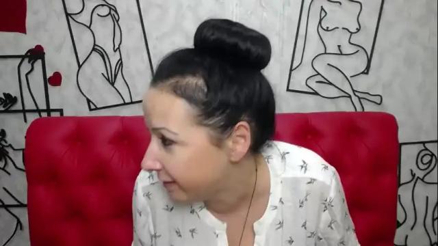 Image 4 of elizabethsho Stream on Chaturbate on 2 months ago