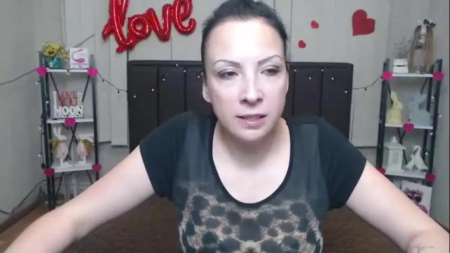 Image 3 of elizabethsho Stream on Chaturbate on 1 month ago