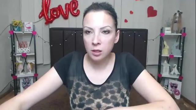 Image 3 of elizabethsho Stream on Chaturbate on 1 month ago
