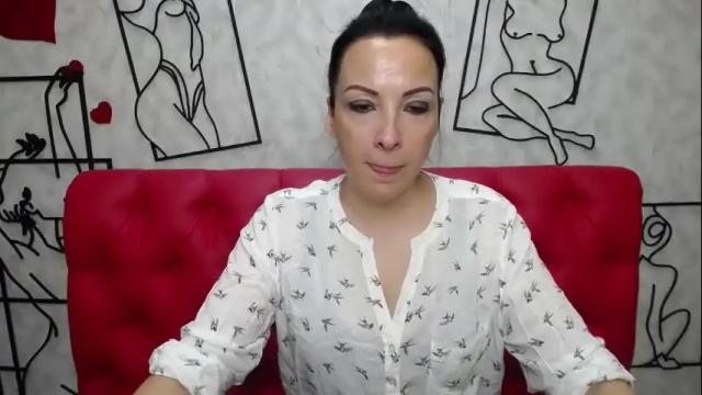 Image 3 of elizabethsho Stream on Chaturbate on 25 days ago