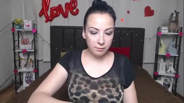 Image 3 of elizabethsho Stream on Chaturbate on 23 days ago