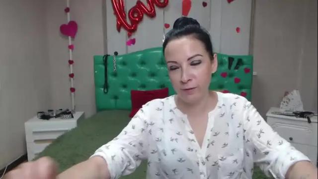 Image 10 of elizabethsho Stream on Chaturbate on 6 days ago