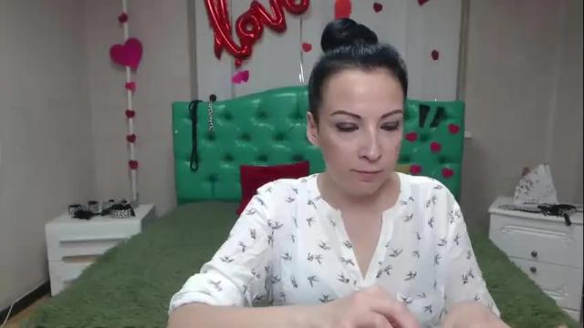 Image 12 of elizabethsho Stream on Chaturbate on 6 days ago
