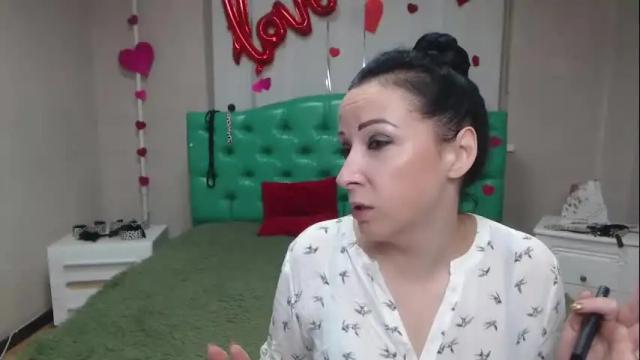 Image 2 of elizabethsho Stream on Chaturbate on 6 days ago